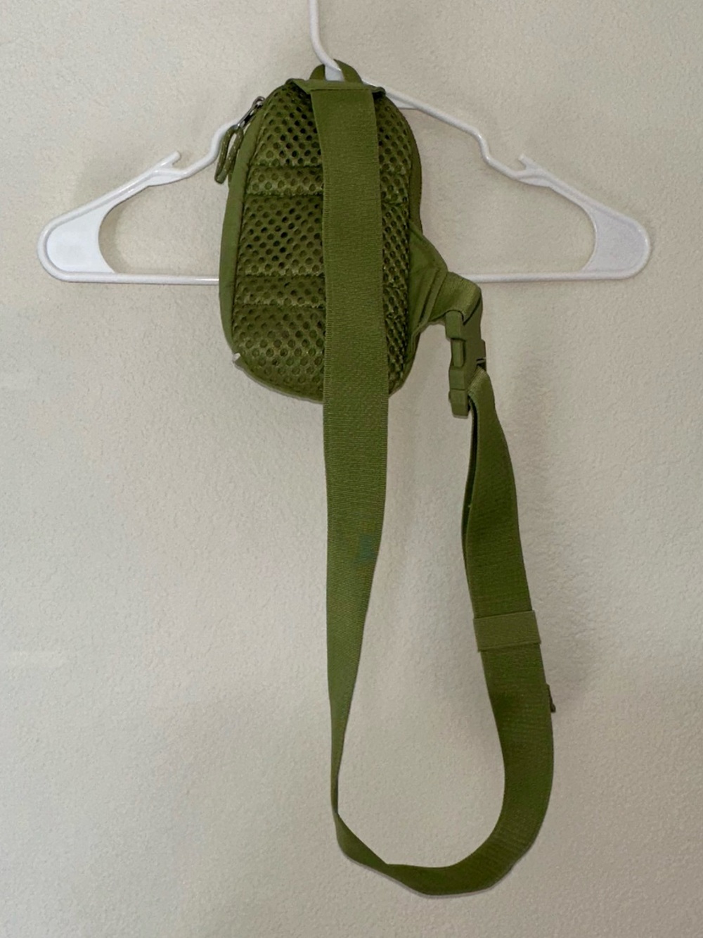 Nike Sportswear Essentials Crossbody Bag - Picture 5 of 8